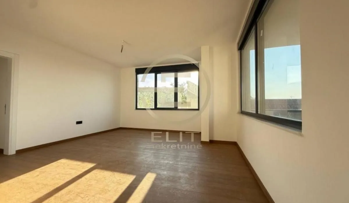 Prodaja, stan, 135m², Bulevar patrijarha Pavla, Novi Sad Sve Podlokacije