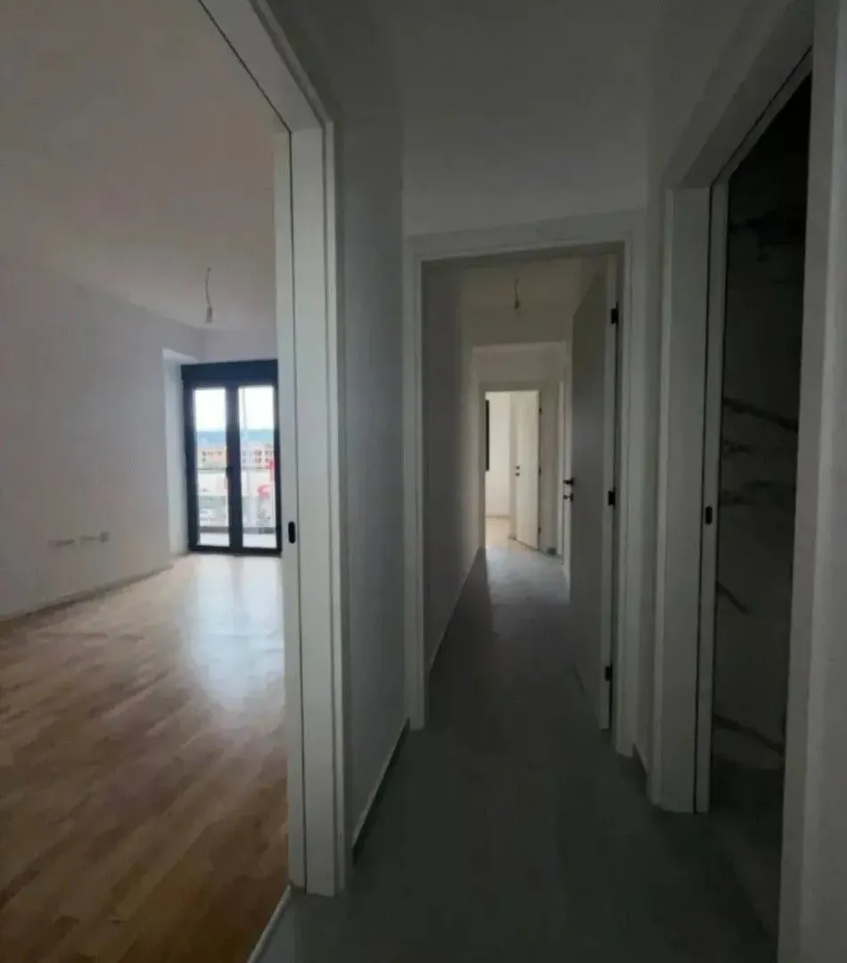 Prodaja, trosoban stan, 83m², Stari Aerodrom, Podgorica