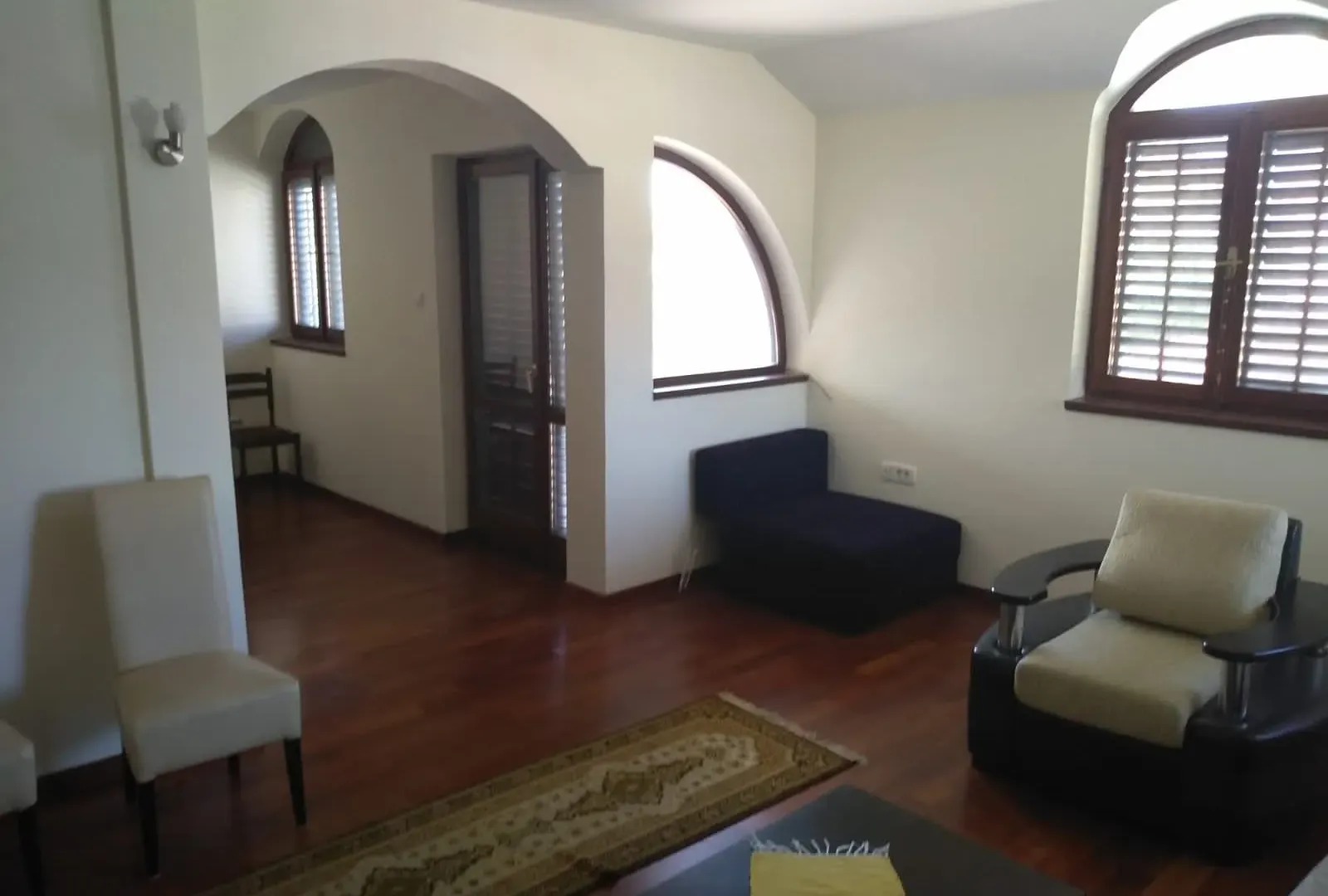 Prodaja, kuća, 340m², Tološi, Podgorica