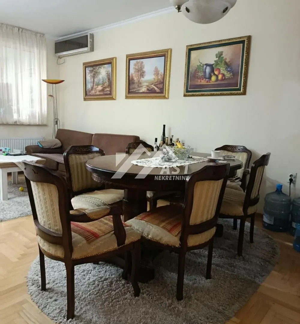 Izdavanje, trosoban stan, 73m², Centar, Novi Sad