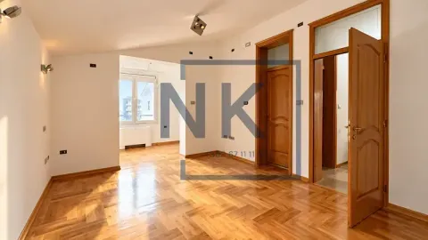 Izdavanje, četvorosoban stan, 139m², Dalmatinska ulica, Podgorica - image 3