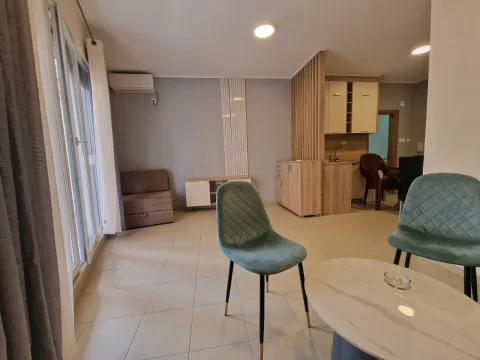 Rent, studio apartment, 35m², Bečići, Budva - image 5