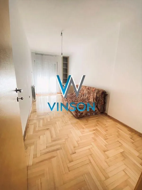 Izdavanje, trosoban stan, 98m², Centar, Novi Sad
