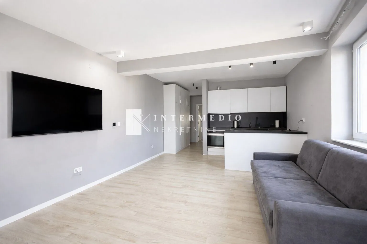 Prodaja, jednosoban stan, 45m², Baošići, Herceg Novi