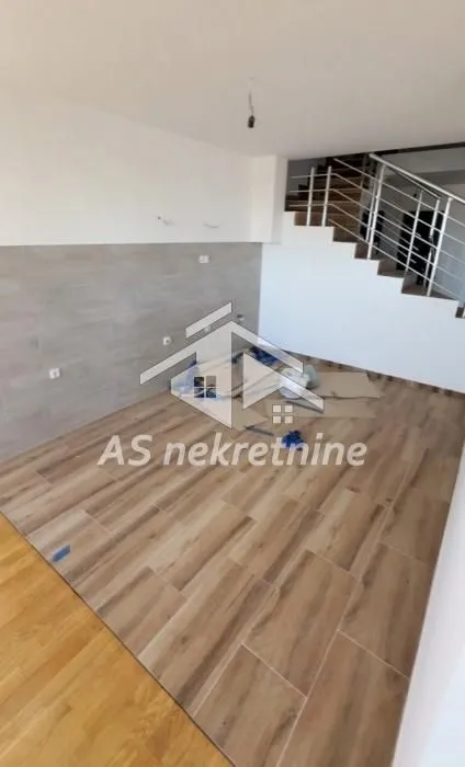 Prodaja, trosoban stan, 128m², Jajinci, Voždovac Sve Podlokacije