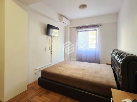 Rent, two bedroom apartment, 80m², City Kvart, Podgorica - image 11