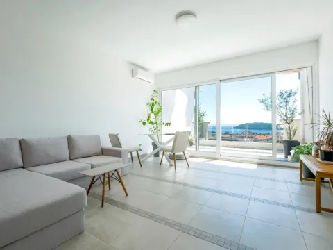 Sale, one bedroom apartment, 65m², Budva, Crna Gora - image 9