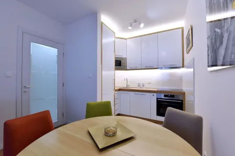 Rent, one bedroom apartment, 59m², Central Point, Podgorica - image 11