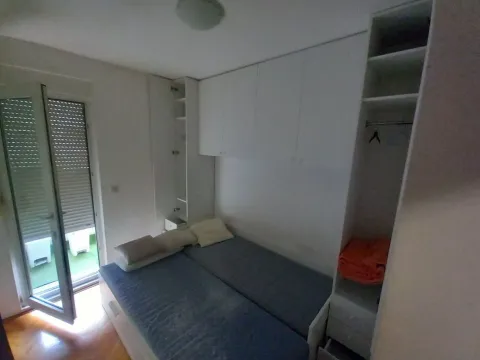 Izdavanje, jednosoban stan, 33m², Blok 9, Podgorica - image 4