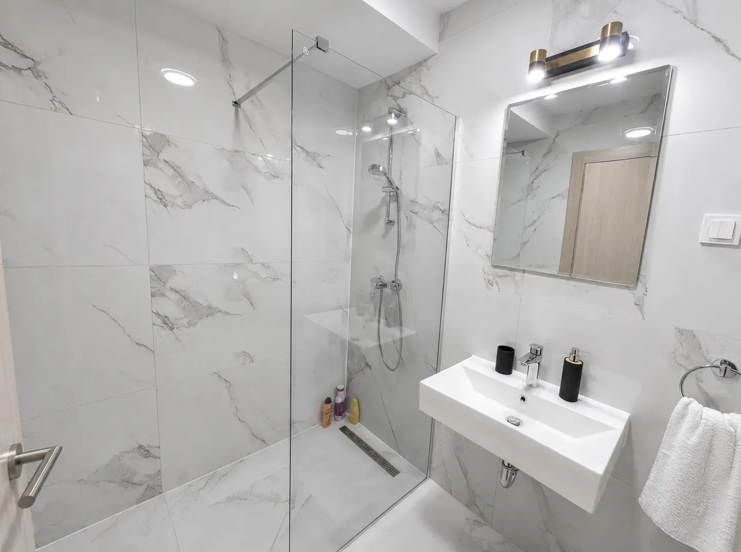 Izdavanje, dvosoban stan, 60m², Stara Varoš, Podgorica