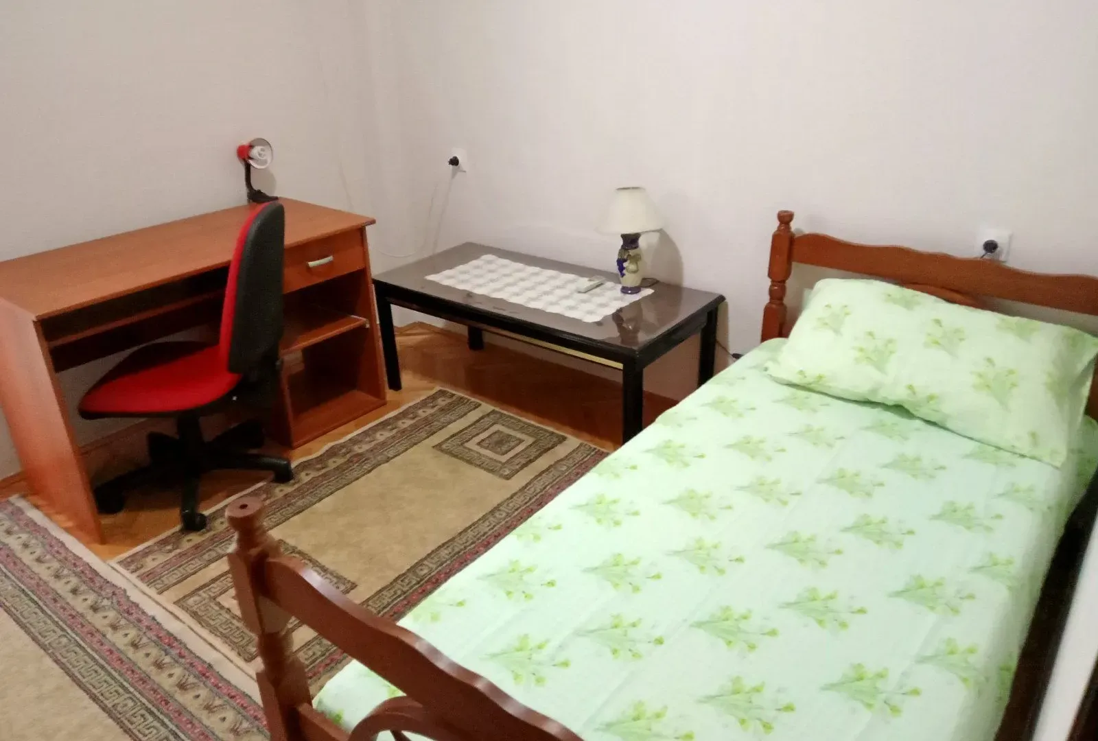 Izdavanje, dvosoban stan, 65m², Zagorič, Podgorica