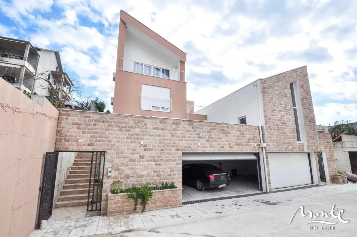 Sale, four bedroom apartment, 124m², Tivat, Crna Gora