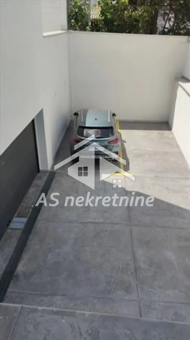 Izdavanje, dvosoban stan, 50m², Lekino Brdo, Voždovac Sve Podlokacije