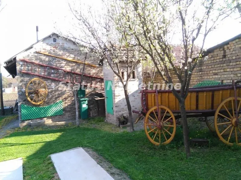 Prodaja, kuća, 210m², Bela Palanka, Srbija