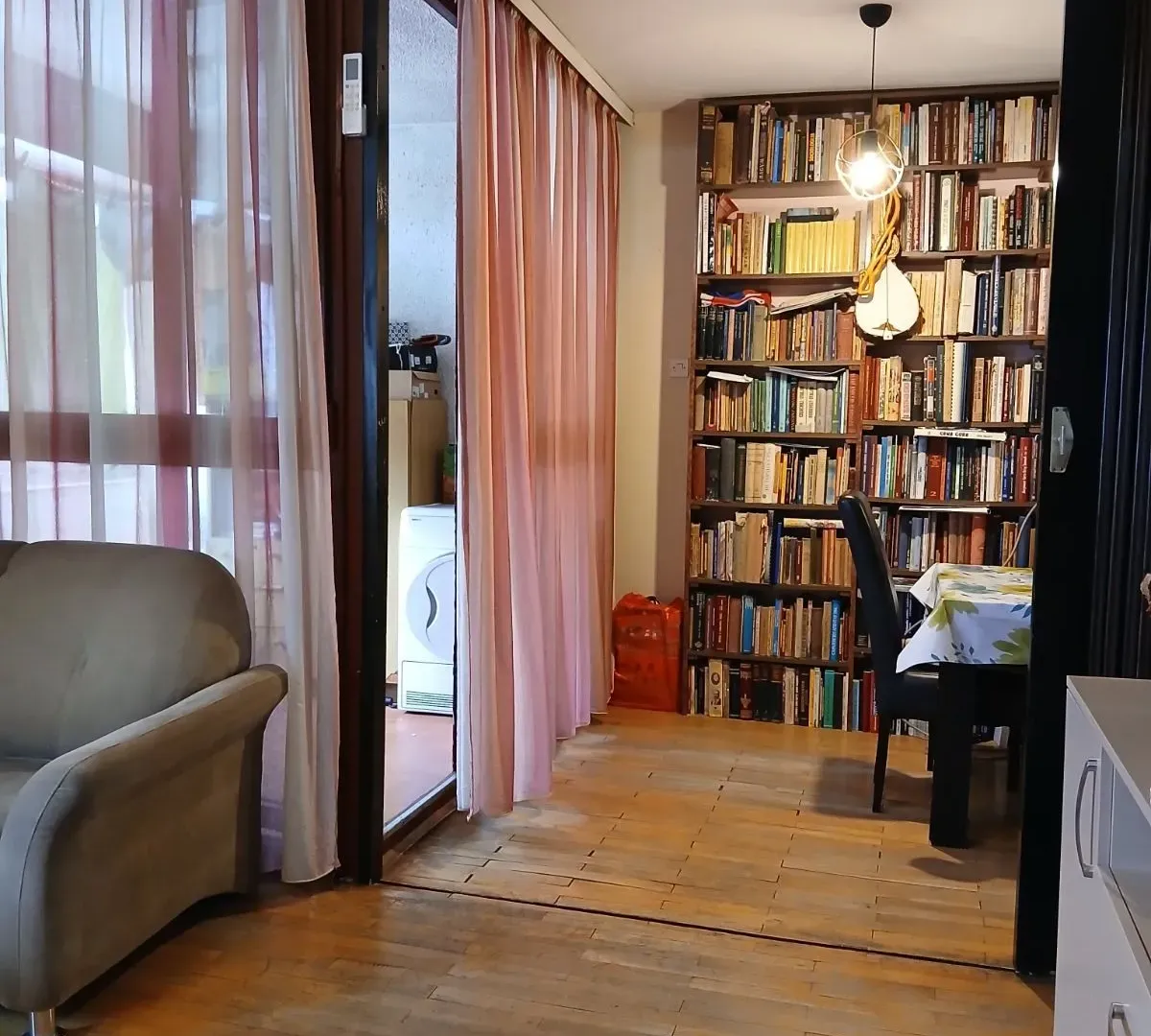 Prodaja, dvosoban stan, 80m², Blok 5, Podgorica
