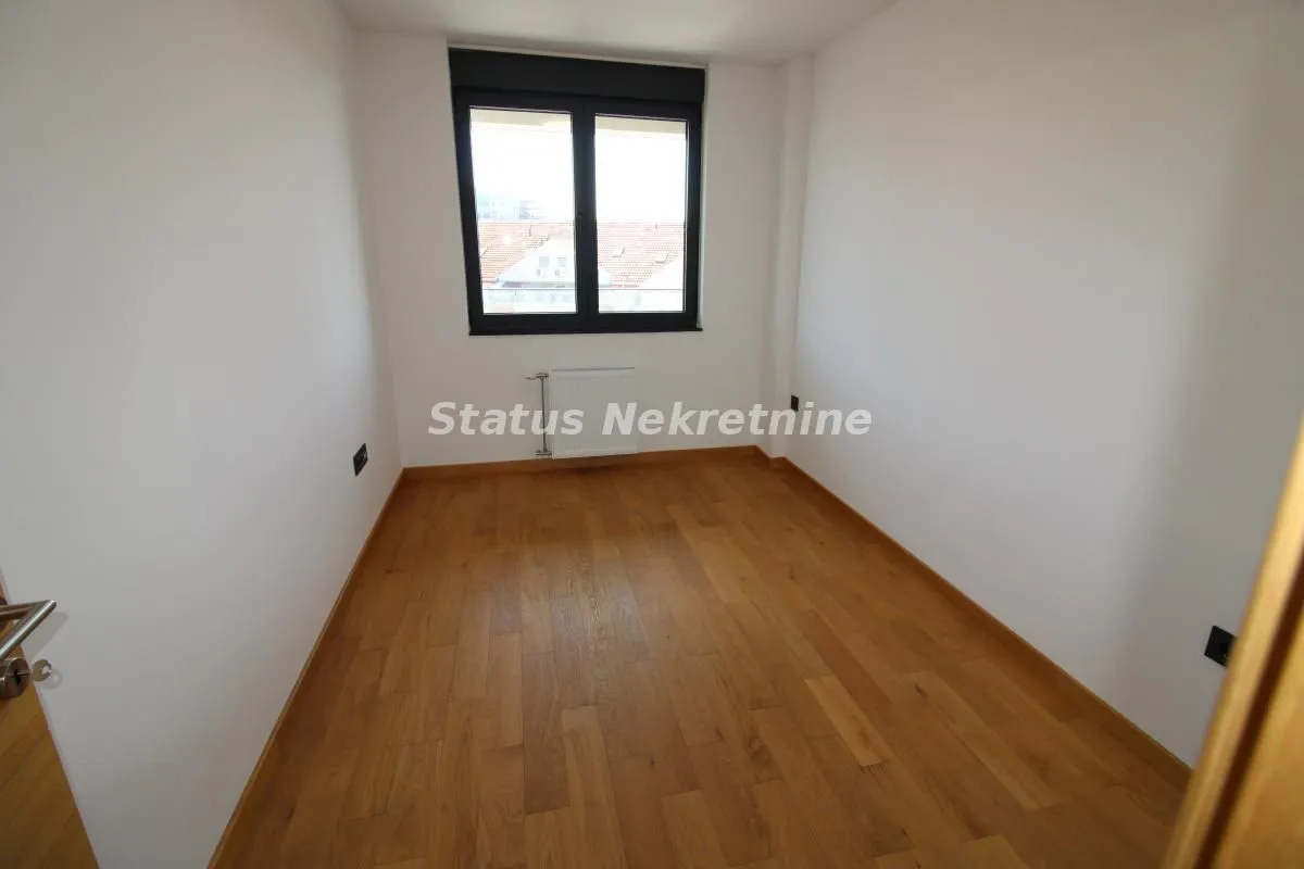 Izdavanje, trosoban stan, 60m², Sajmište, Novi Sad