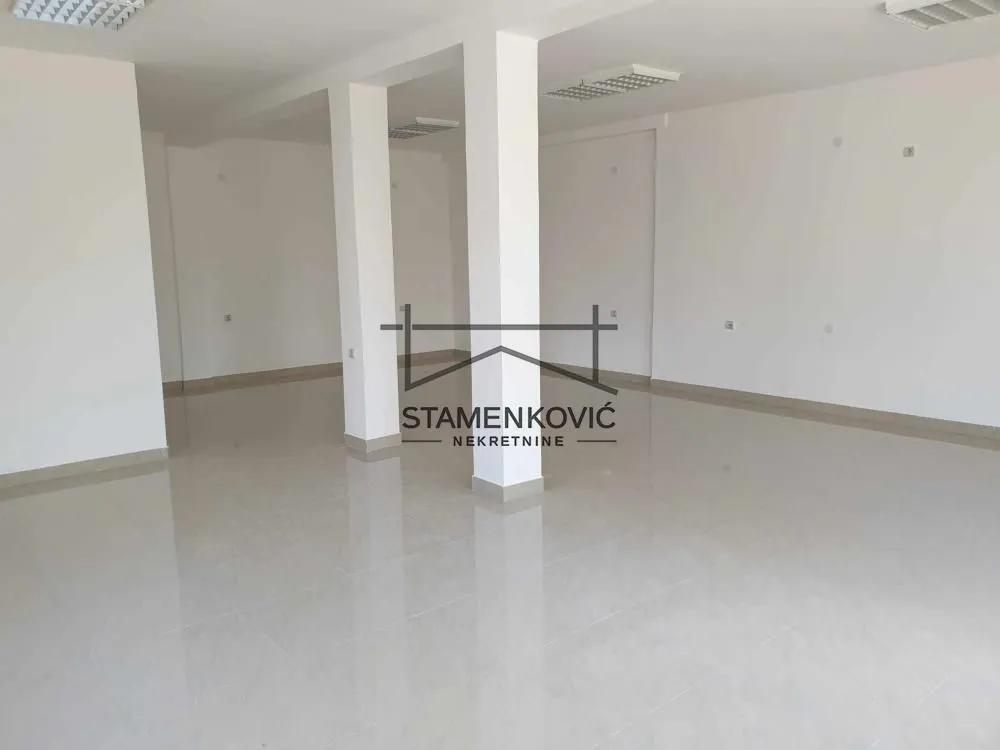 Rent, office space, 600m², Veternička rampa, Novi Sad Sve Podlokacije