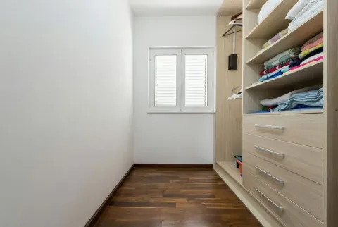 Prodaja, četvorosoban stan, 90m², Tivat, Crna Gora - image 18