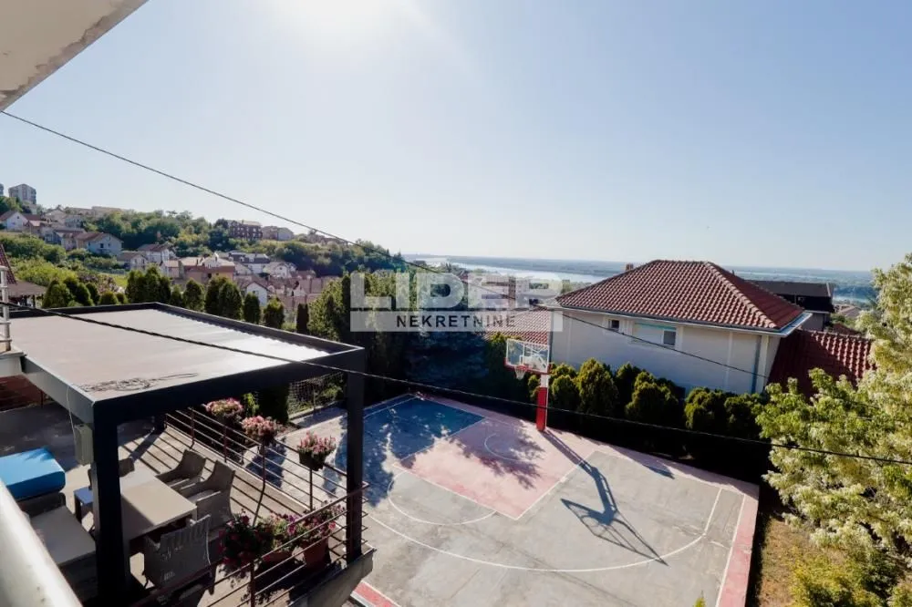 Sale, house, 544m², Višnjička Banja, Palilula Sve Podlokacije