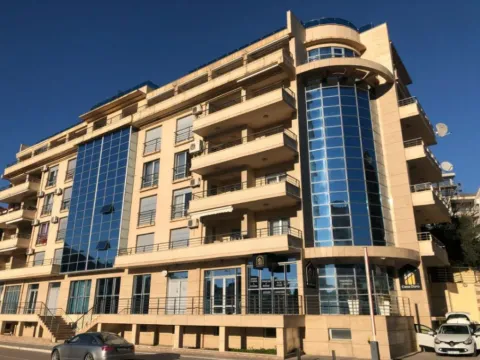 Sale, two bedroom apartment, 81m², Bečići, Budva