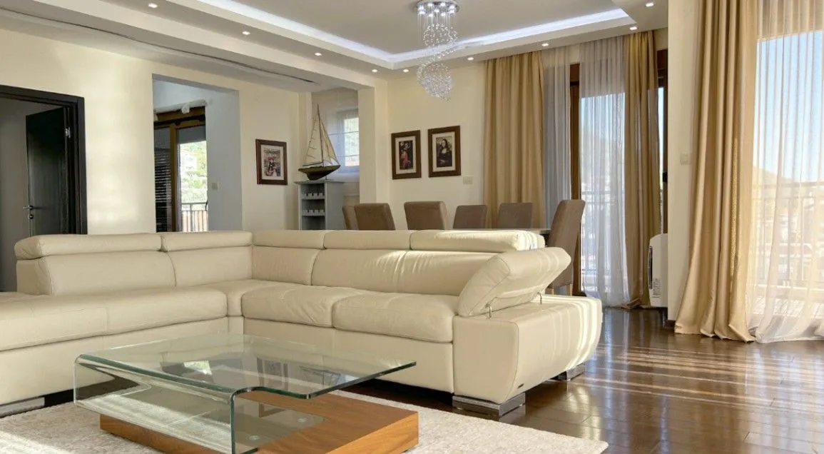 Sale, three bedroom apartment, 152m², Petrovac, Budva