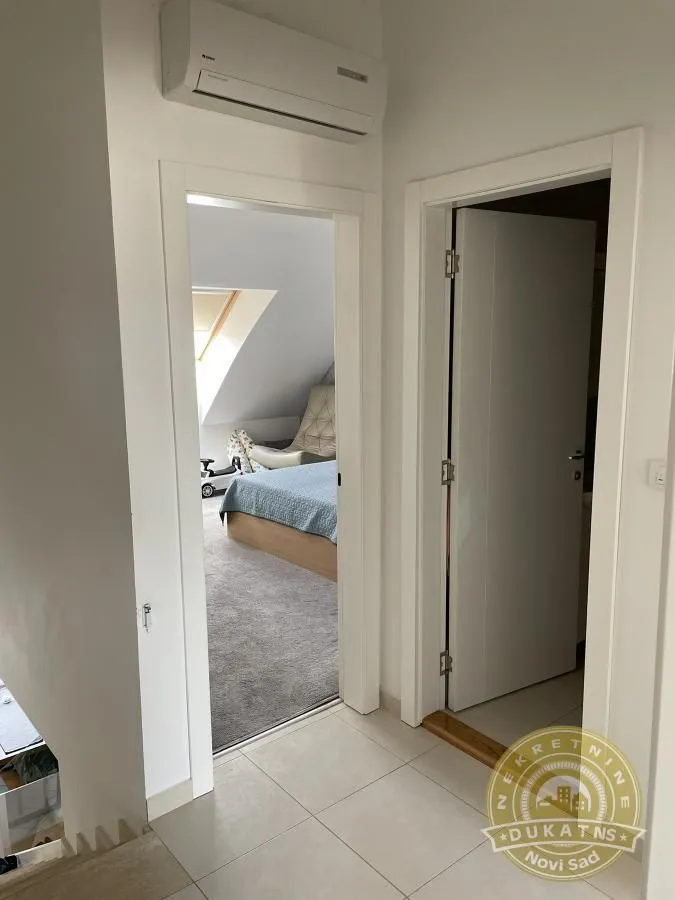 Prodaja, četvorosoban stan, 79m², Centar, Novi Sad