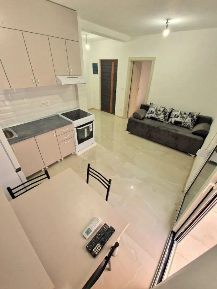 Izdavanje, jednosoban stan, 40m², Šušanj, Bar