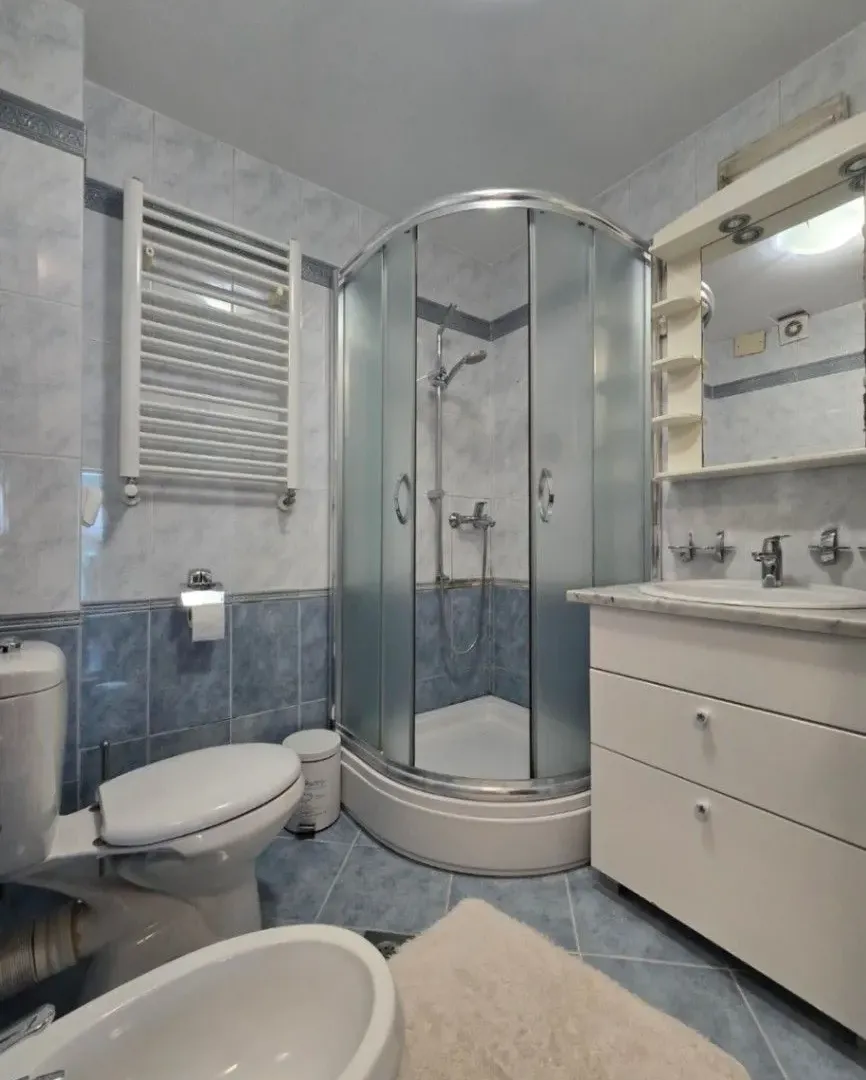 Prodaja, trosoban stan, 130m², Stari Aerodrom, Podgorica