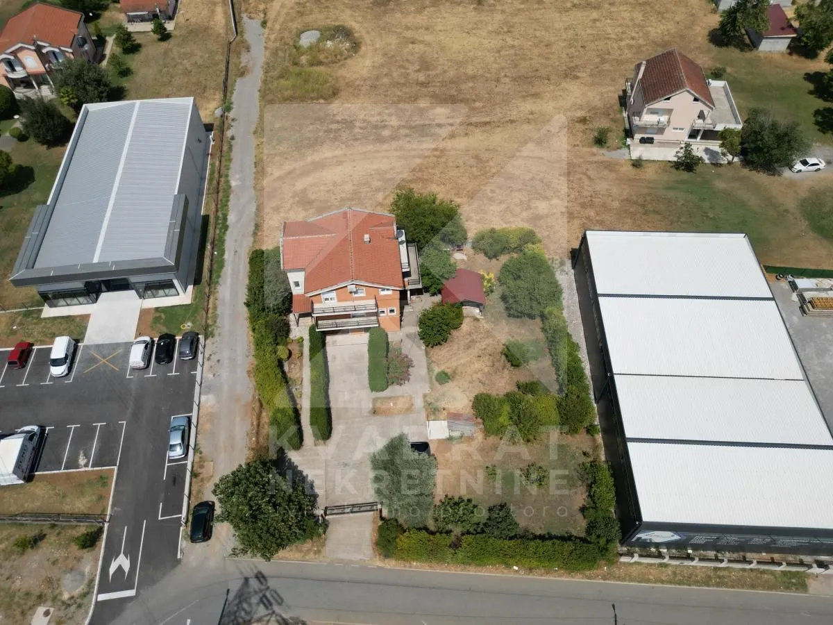 Prodaja, kuća, 300m², Donja Gorica, Podgorica