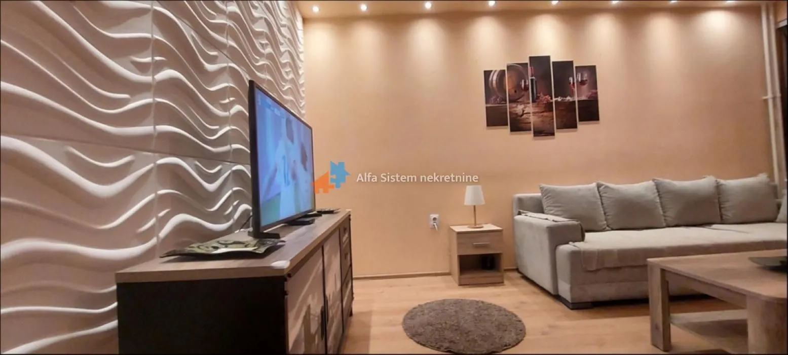 Izdavanje, dvosoban stan, 44m², Stari Grad, Beograd