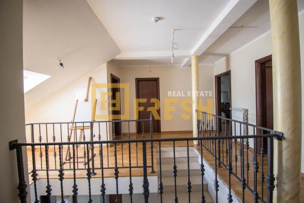Prodaja, kuća, 253m², Zagorič, Podgorica