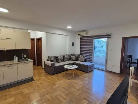 Rent, three bedroom apartment, 88m², Bečići, Budva - image 2