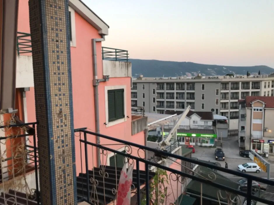 Izdavanje, trosoban stan, 80m², Meljine, Herceg Novi
