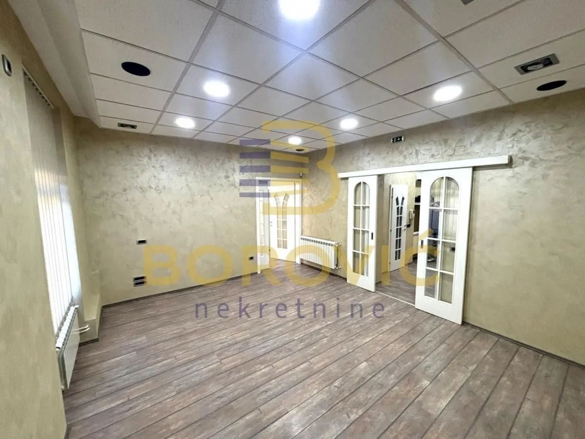 Izdavanje, trosoban stan, 82m², Botanička Bašta, Palilula Sve Podlokacije