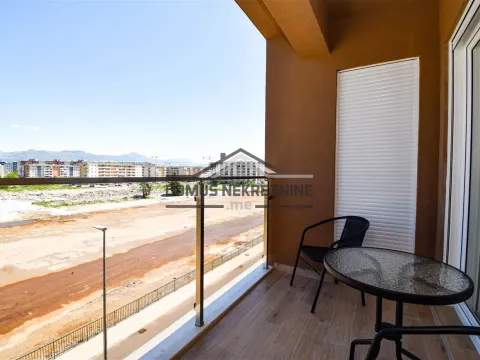 Rent, two bedroom apartment, 75m², City Kvart, Podgorica - image 11