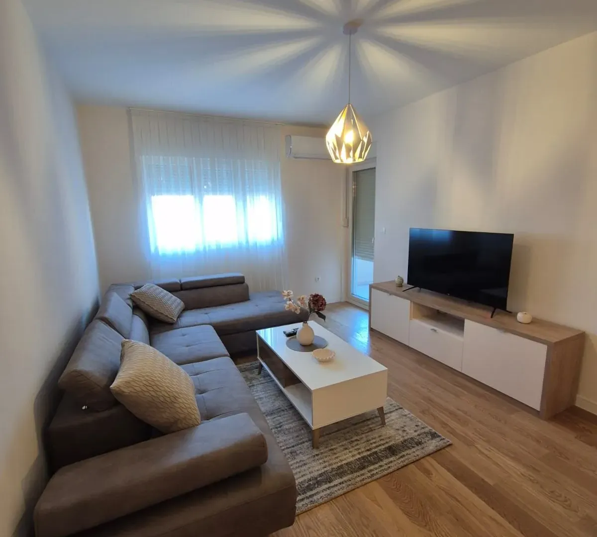 Rent, one bedroom apartment, 49m², Central Point, Podgorica