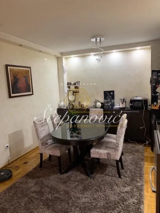 Prodaja, četvorosoban stan, 102m², Bulevar patrijarha Pavla, Novi Sad Sve Podlokacije