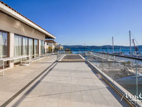 Prodaja, trosoban stan, 381m², Tivat, Crna Gora - image 16