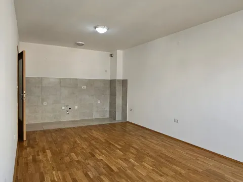 Stan in Stari Aerodrom