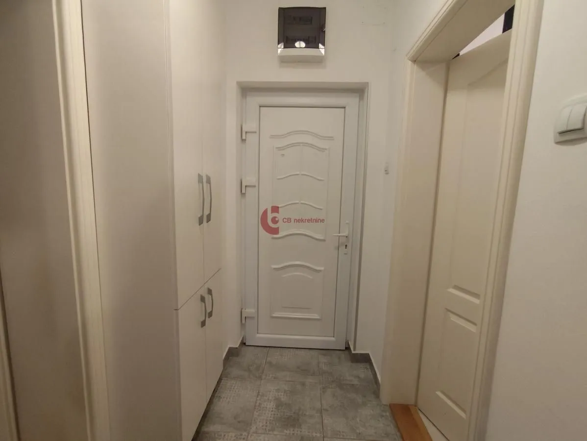 Izdavanje, dvosoban stan, 49m², Železničko Naselje, Subotica