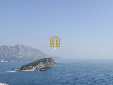 Pogled na more i ostrvo sa terase ili prozora nekretnine. - image 4