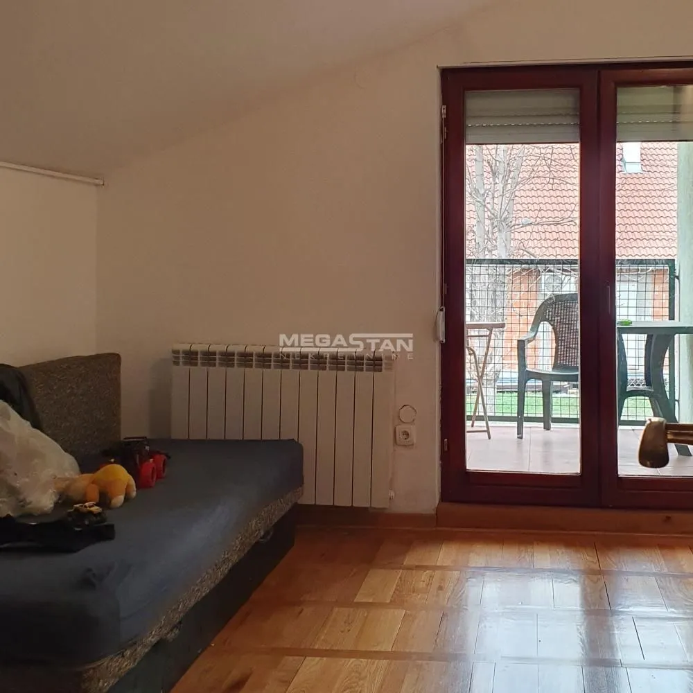 Prodaja, kuća, 84m², Uciteljsko Naselje, Zvezdara Sve Podlokacije