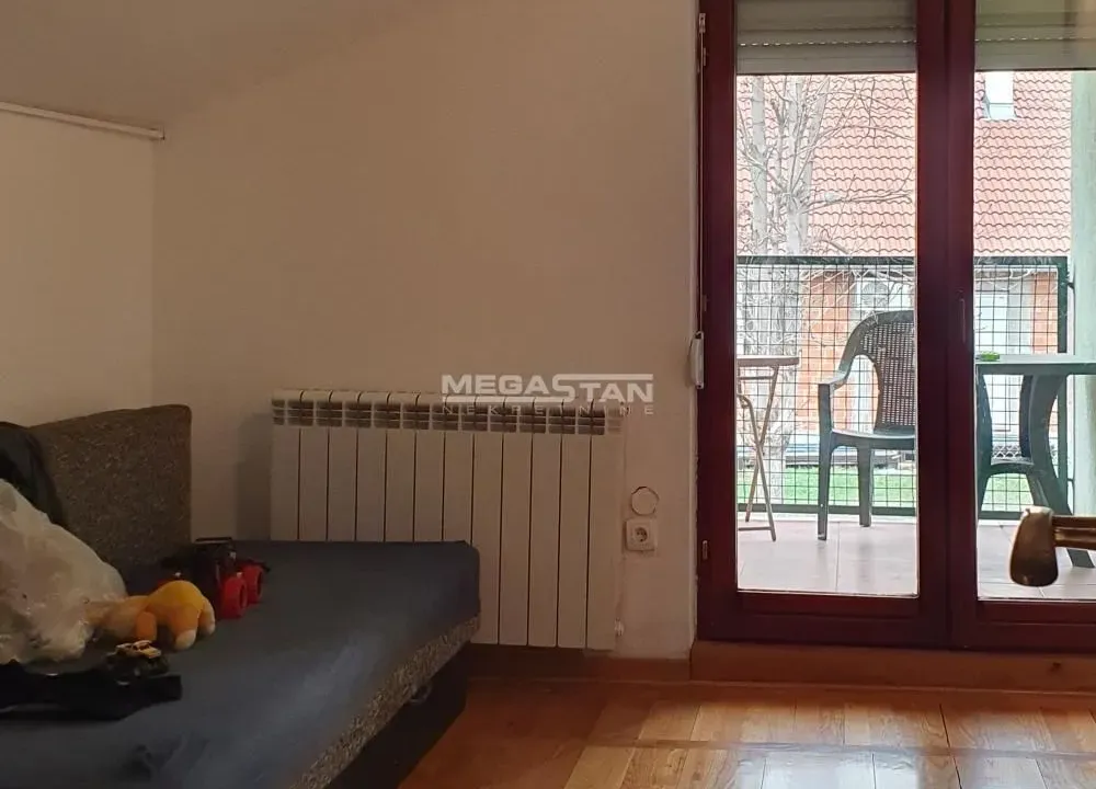Prodaja, kuća, 84m², Uciteljsko Naselje, Zvezdara Sve Podlokacije
