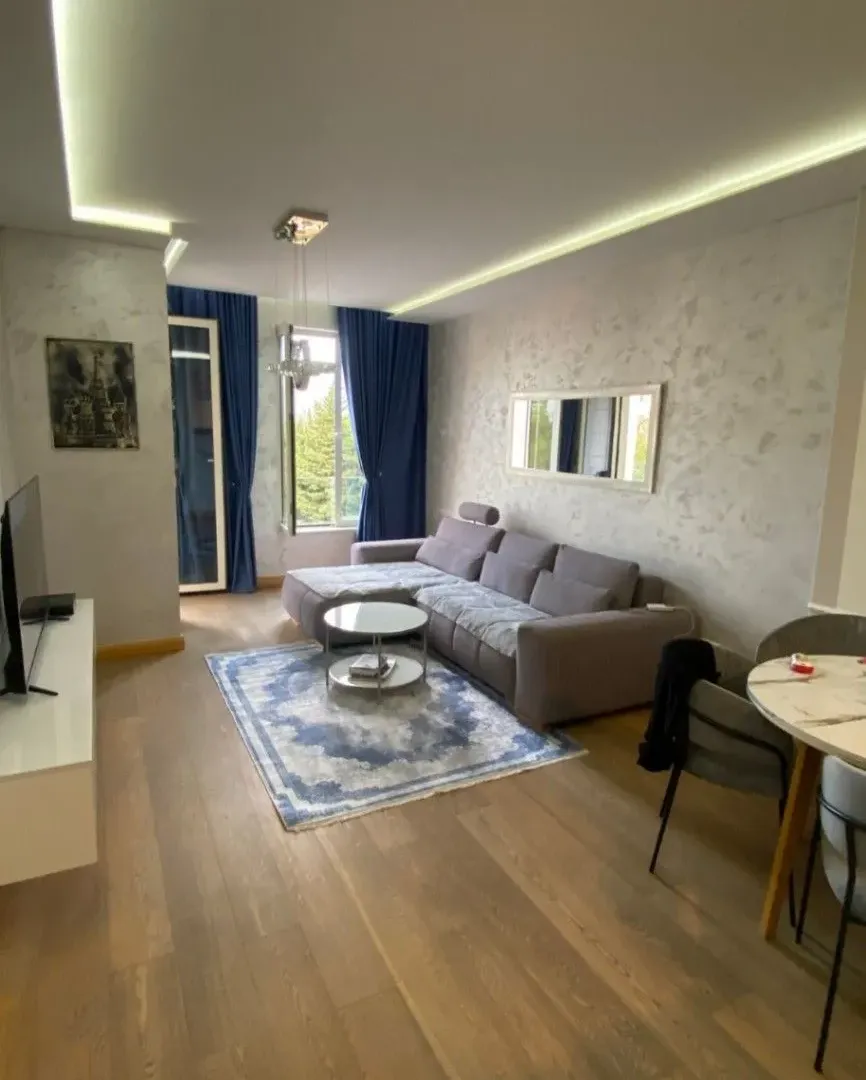 Izdavanje, jednosoban stan, 55m², Centar, Budva