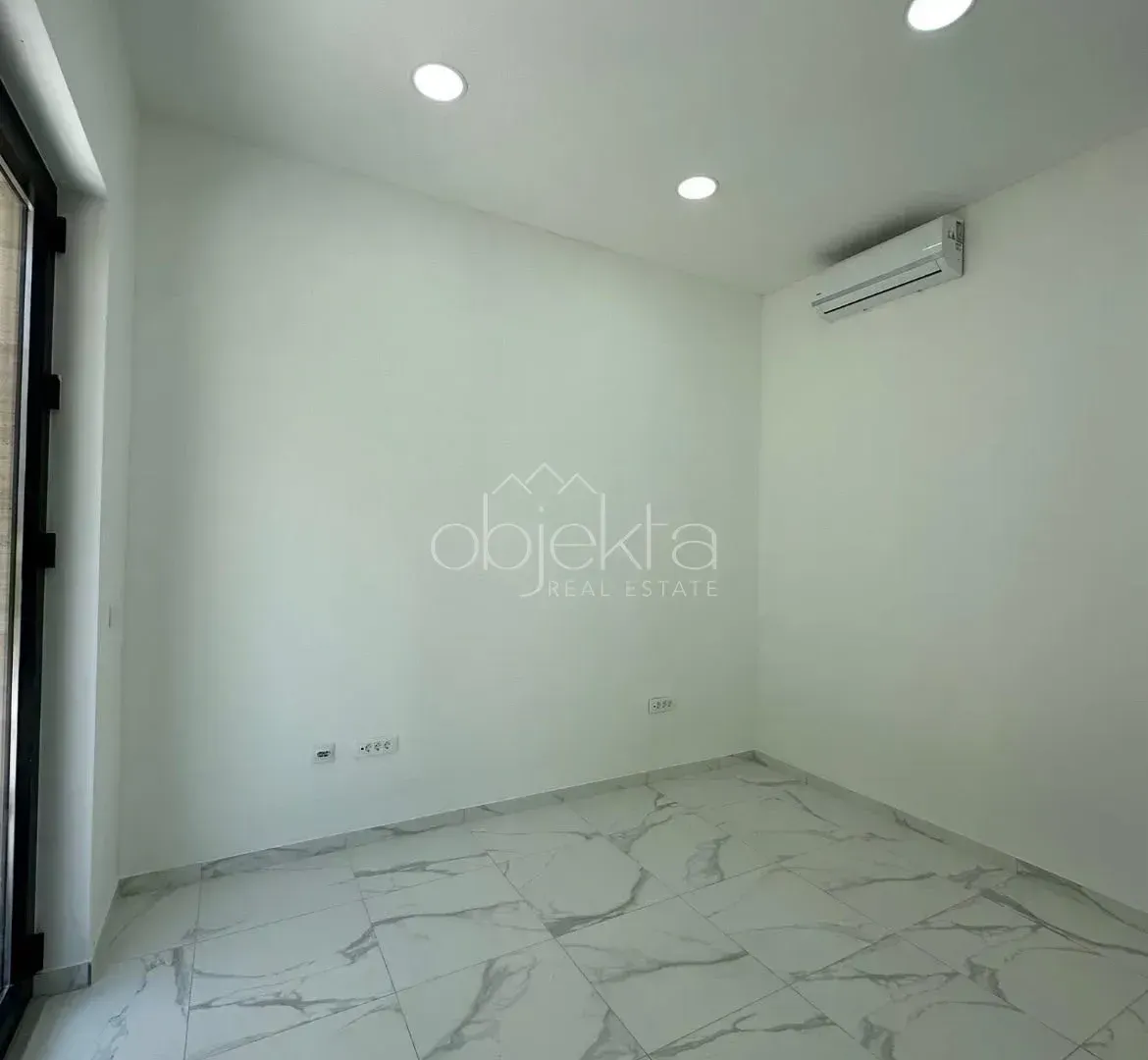 Rent, office space, 50m², Tivat, Crna Gora