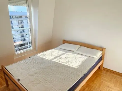 Izdavanje, dvosoban stan, 65m², Stari Aerodrom, Podgorica - image 9