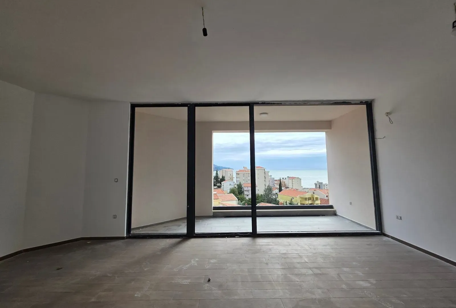 Sale, two bedroom apartment, 105m², Bečići, Budva