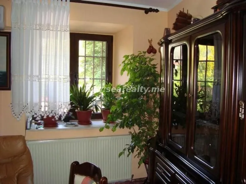 Sale, house, 190m², Dobrota, Kotor