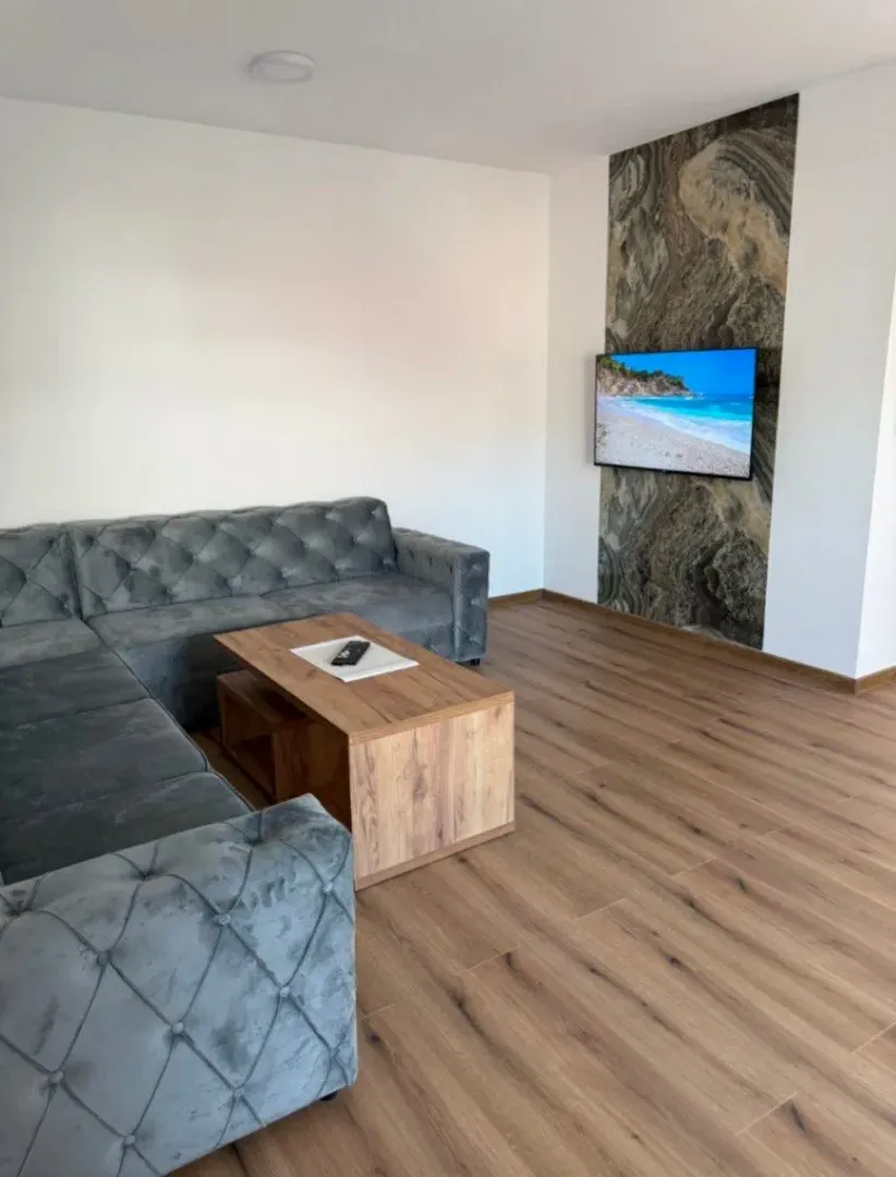Izdavanje, dvosoban stan, 85m², Šušanj, Bar