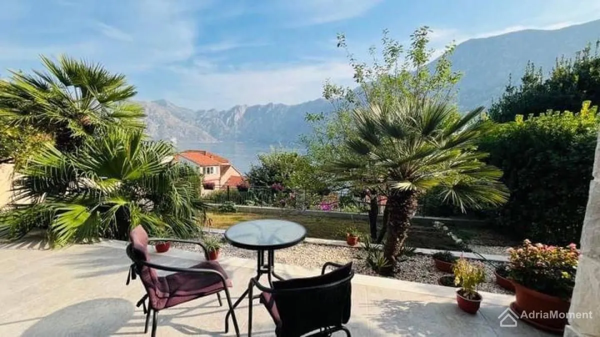 Prodaja, kuća, 140m², Prčanj, Kotor